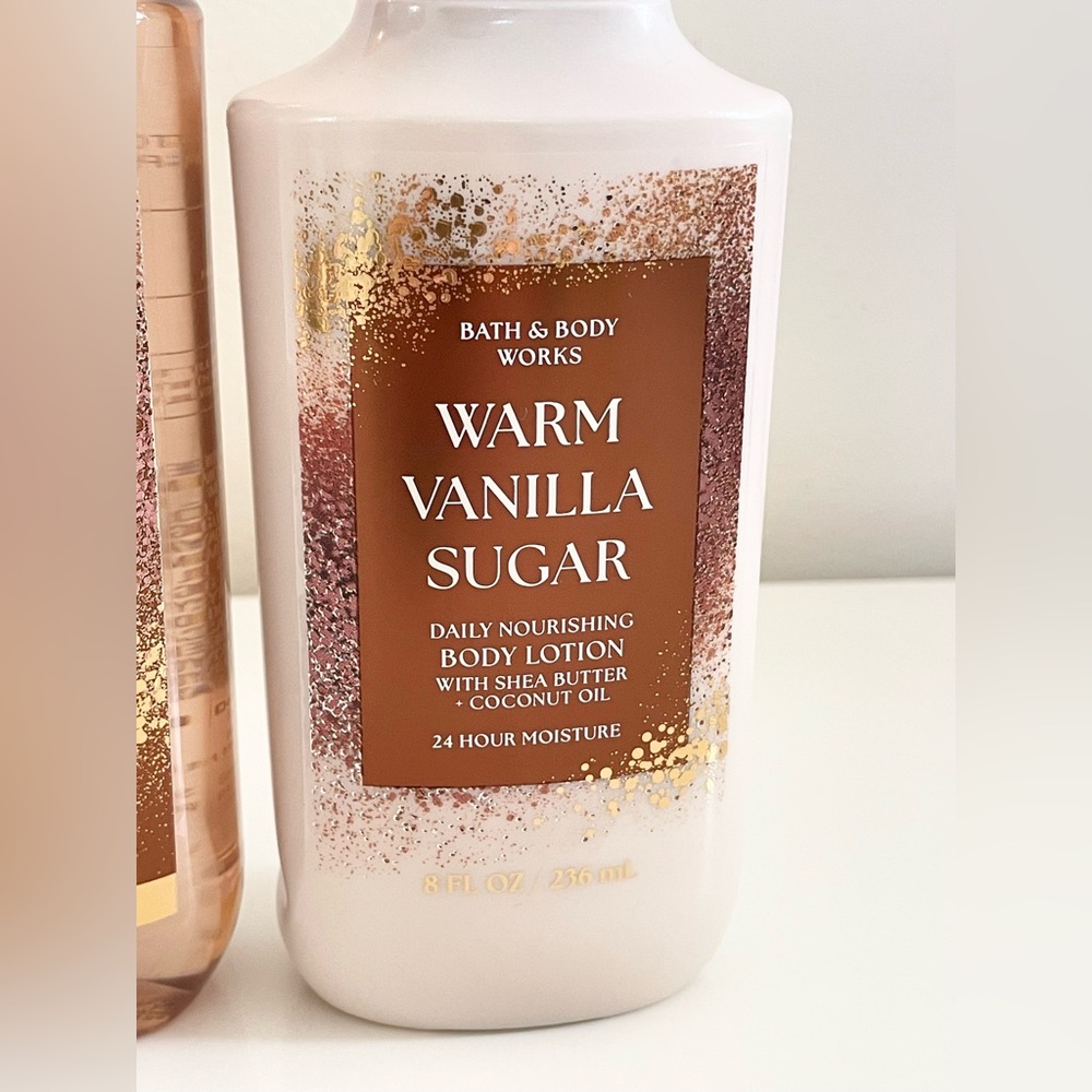 Bath & Body Works Warm Vanilla Sugar Body Wash & Lotion Full Size Set with Tote - Picture 8 of 12